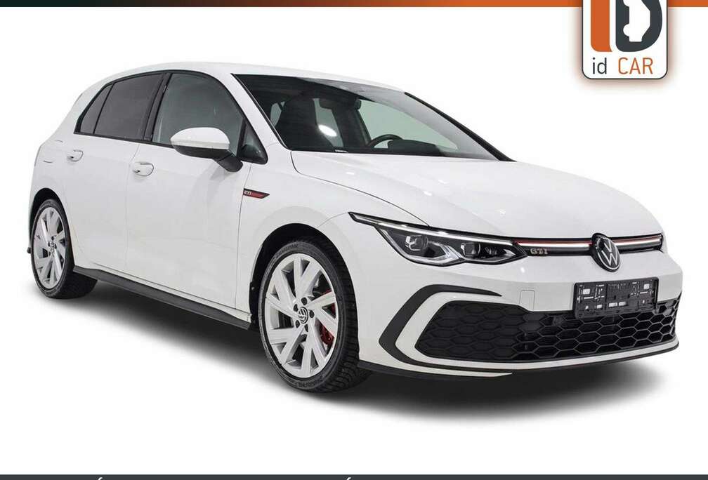 Volkswagen 2.0 TSI DSG  LED CARPLAY JA18