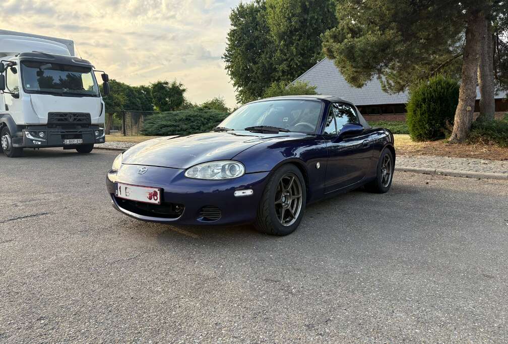 Mazda MX-5 1.8i 16v Sport