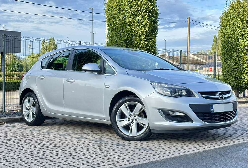 Opel 1.4i Premiere Main / Etat Neuf  31821 Km !