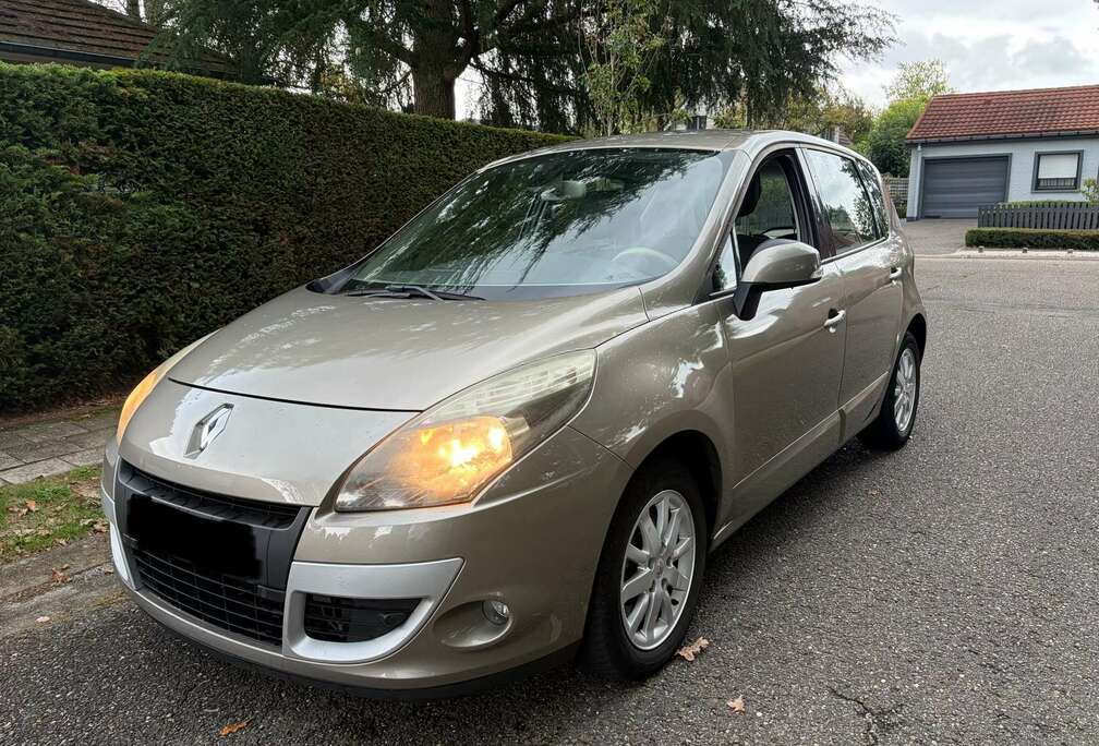 Renault 2.0i Dynamique