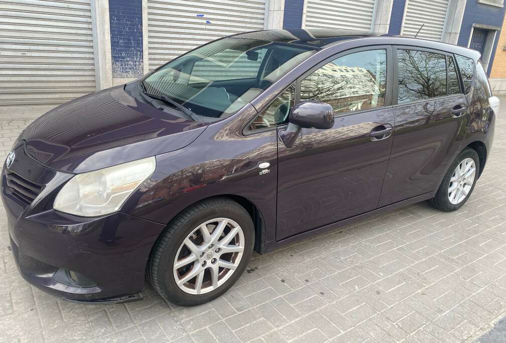 Toyota 2.2Diesel * Automatique * 5 Places *