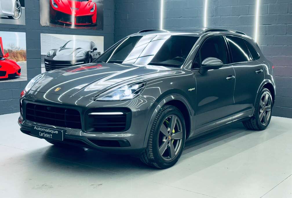 Porsche 3.0i V6 Hybride - intérieur rouge - garantie 12 mois