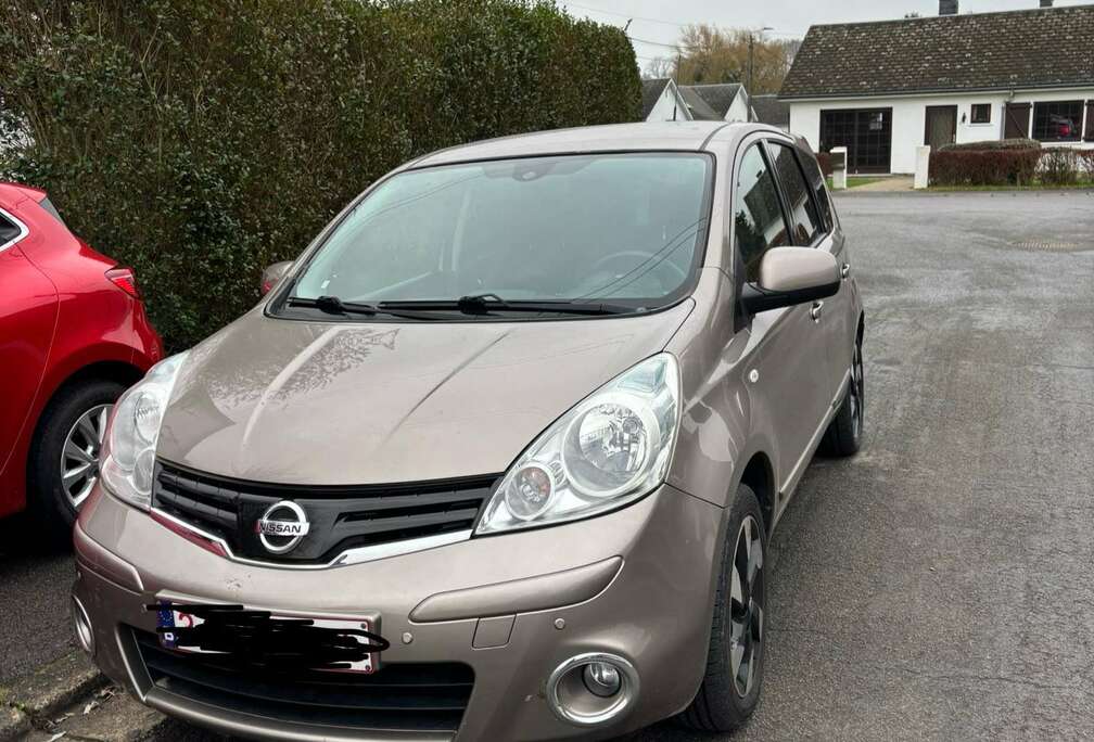 Nissan 1.6i Connect Edition