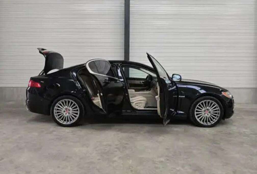 Jaguar XF 2.7 Turbo V6 Premium Luxury