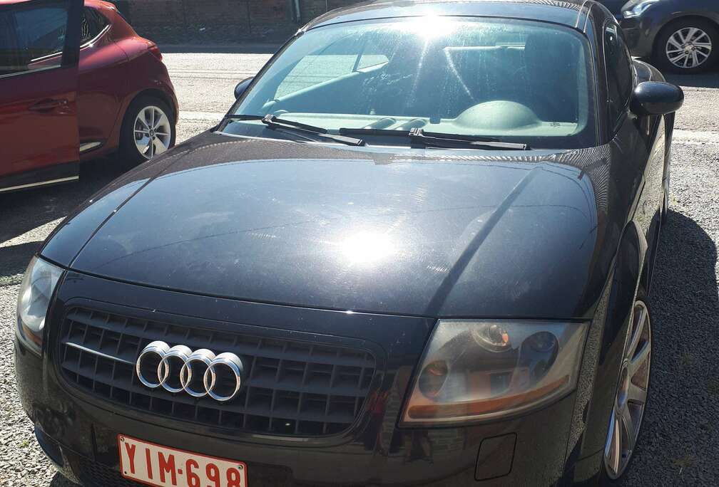 Audi TT Coupé 1.8 Turbo 20v S line