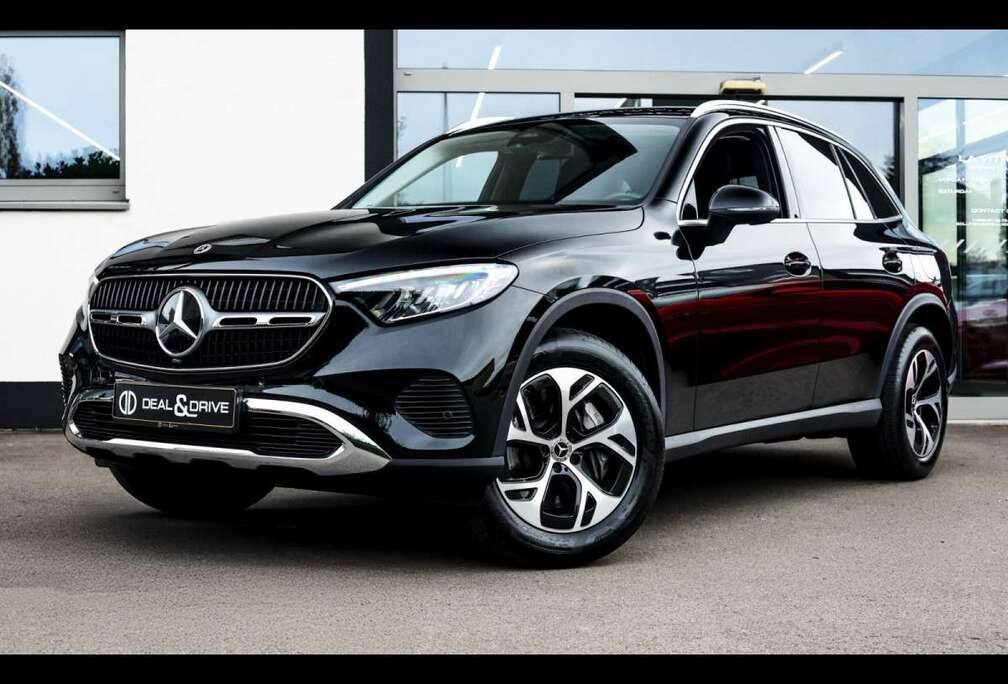 Mercedes-Benz DE 4M AVANTGARDEKAMCARPLAY