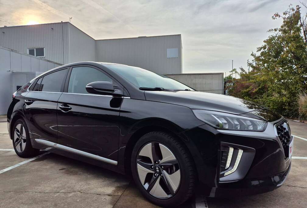 Hyundai 1.6 GDi HEV // HYBRID // 2022 !!