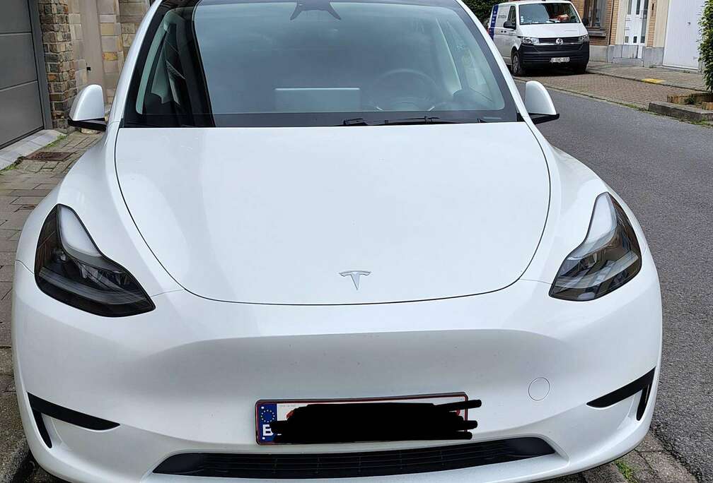 Tesla Model Y 72.5 kWh Dual Motor Performance (377 kW)