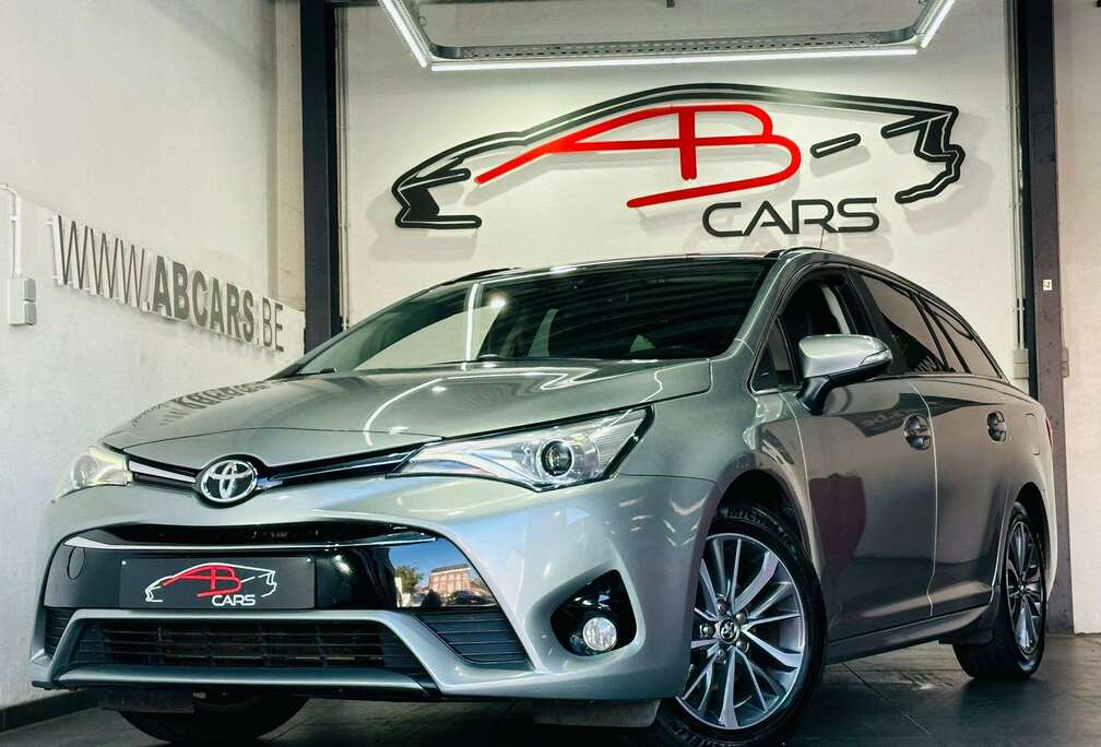 Toyota 1.6 D-4D Dynamic * GARANTIE 12 MOIS *