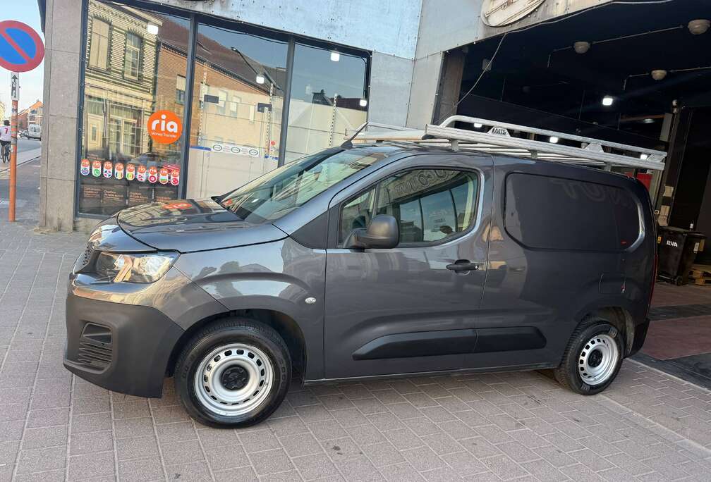Peugeot 75kw/102pk**3Places**Navigations**Clim**Tva Btw**Netto 8884**
