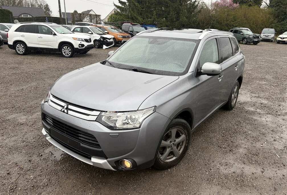 Mitsubishi 2.2 DI-D 4WD Anniversary Edition  7 Place