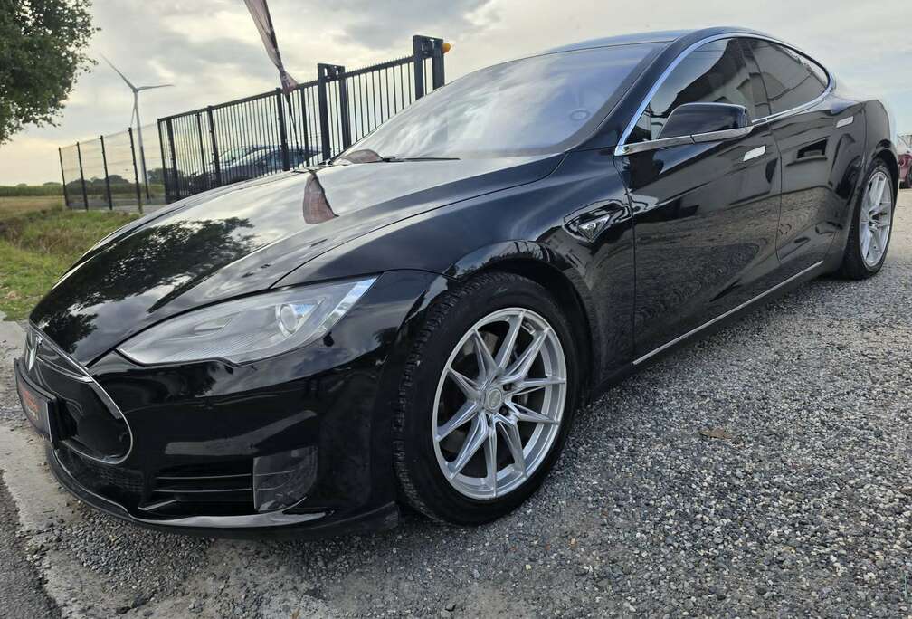Tesla Model S 70 kWh Dual Motor
