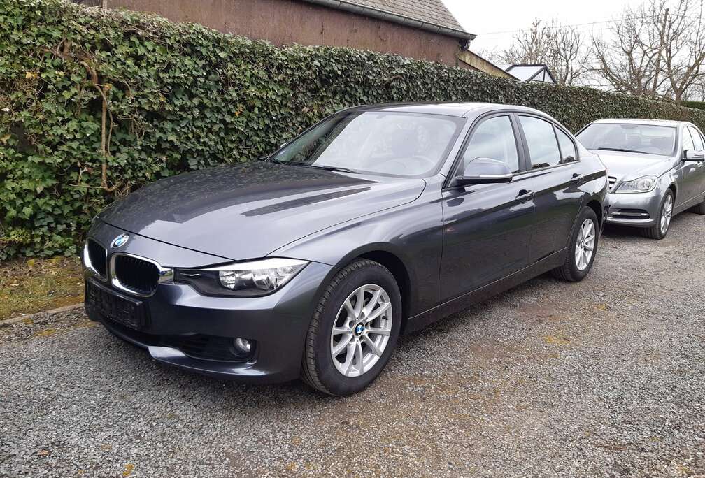 BMW 320i