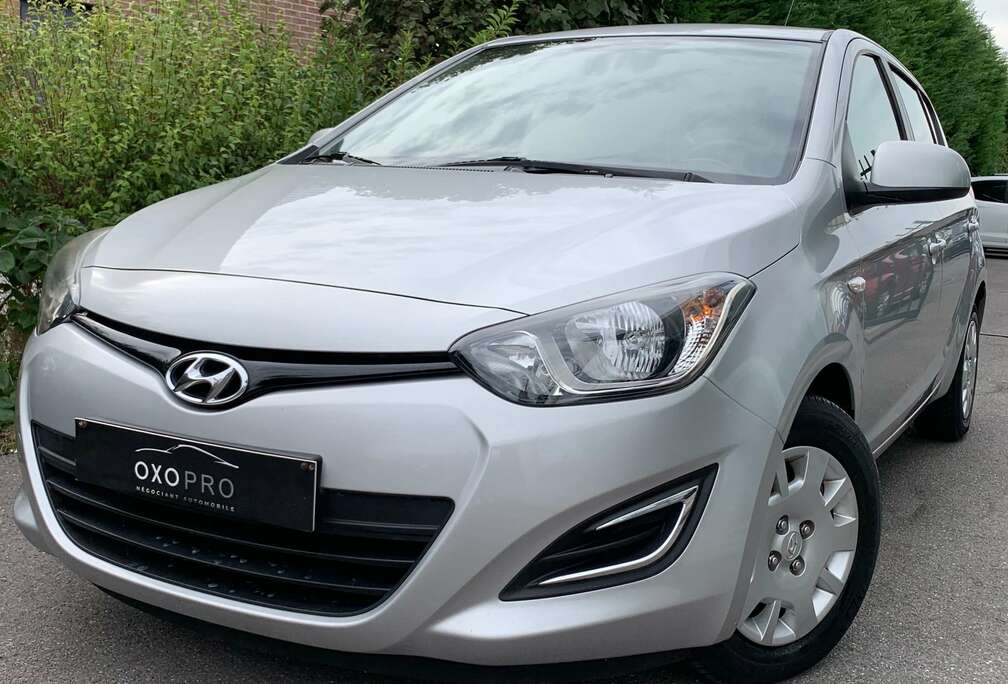 Hyundai 1.2i ESSENCE / AIRCO / RADAR RECUL / PRIX À EMPORTER