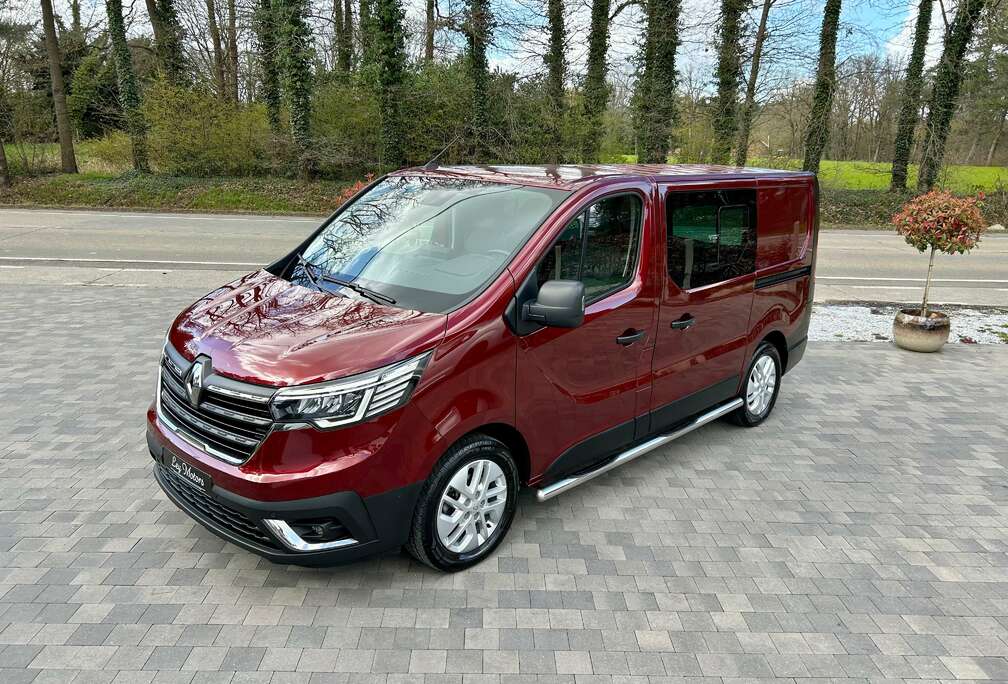 Renault LICHTE VRACHT  3 ZITPLAATSEN