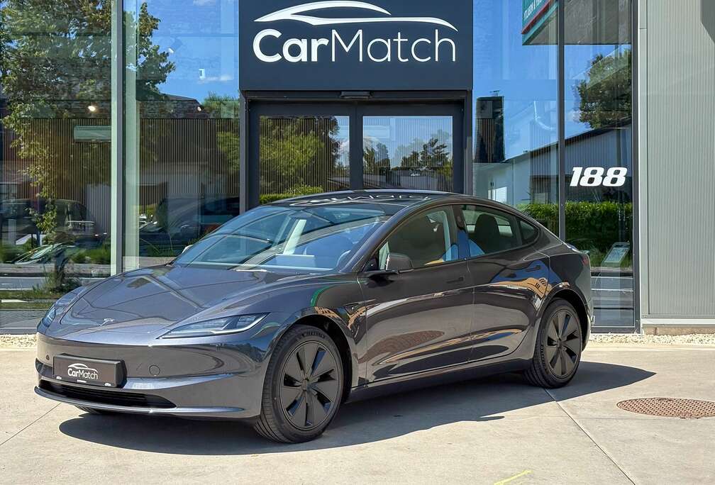 Tesla 60 kWh Highland Standard Range Premium  Venti