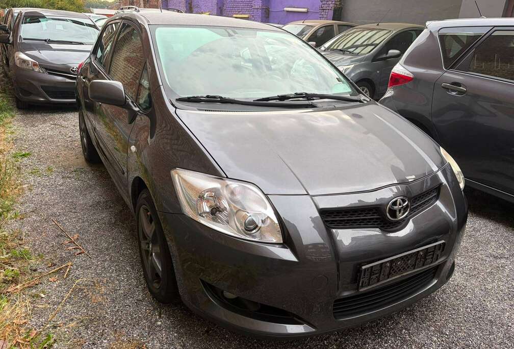 Toyota Auris 1.6i boîte automatique
