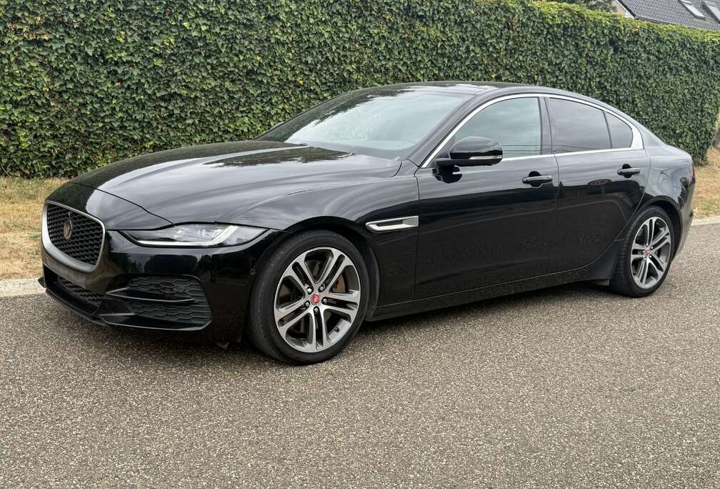 Jaguar XE 2.0 T P250 HSE