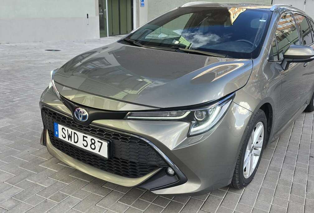 Toyota 1.8 Hybrid Touring Sports Business Edition