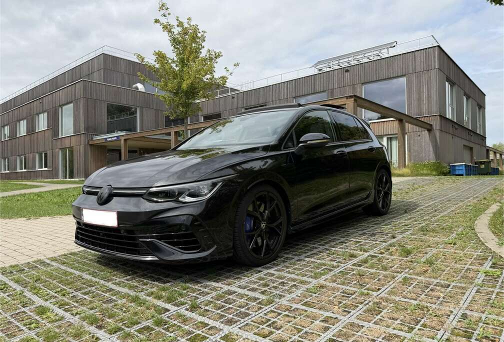 Volkswagen PANO/HEADUP/MATRIX/KEYLESS/LEDER/HARMAN/ACC