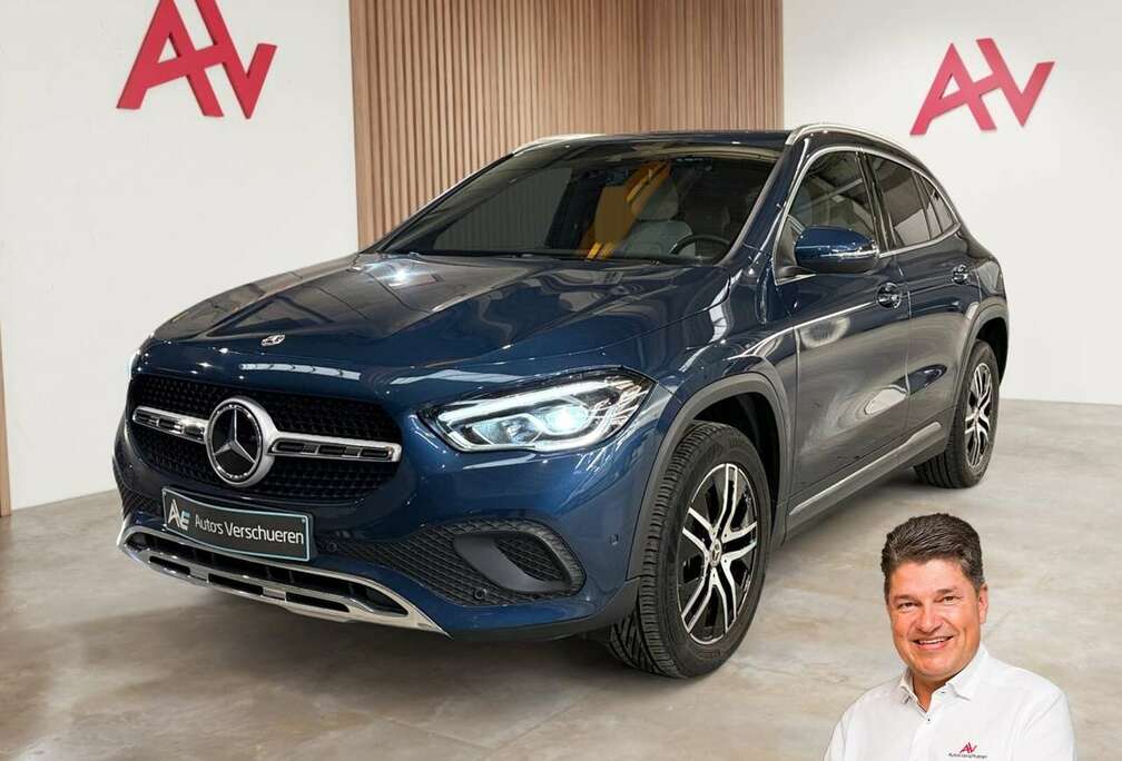 Mercedes-Benz e Business Solution PHEV ** Ambient Widescree...