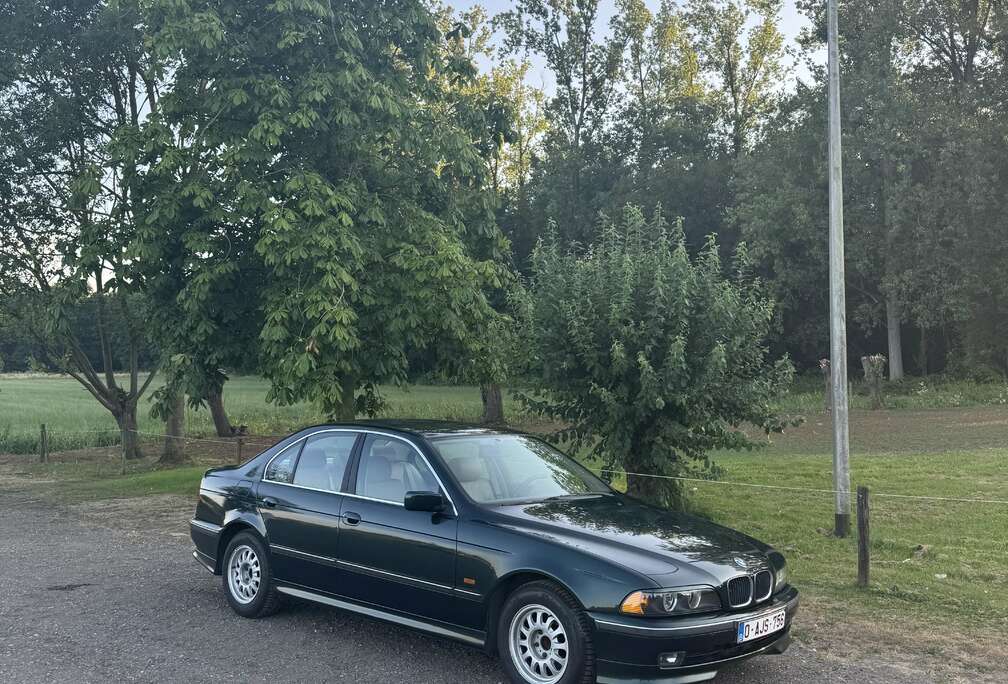 BMW 523i