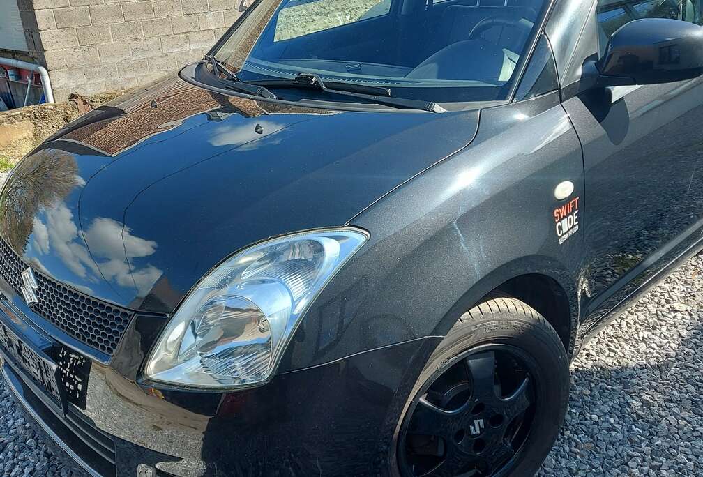 Suzuki Swift 1.3i GLX Kosai