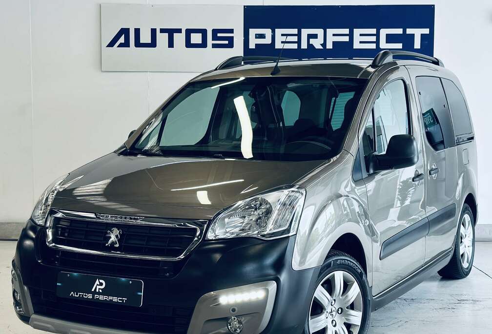 Peugeot TepEE 1.2 ATTACHE REMORQUE NAVI CAMERA  APPLE CARPLAY BLUETOOTH