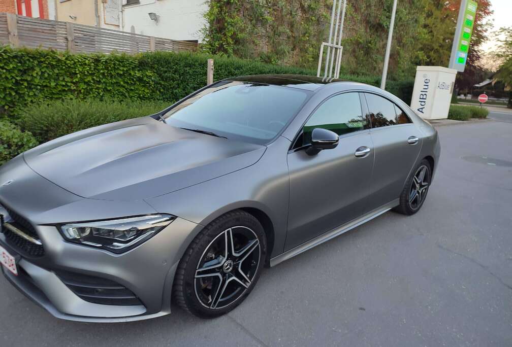 Mercedes-Benz CLA 200 edition amg line night pakket . Originele fabrieks matte kleur