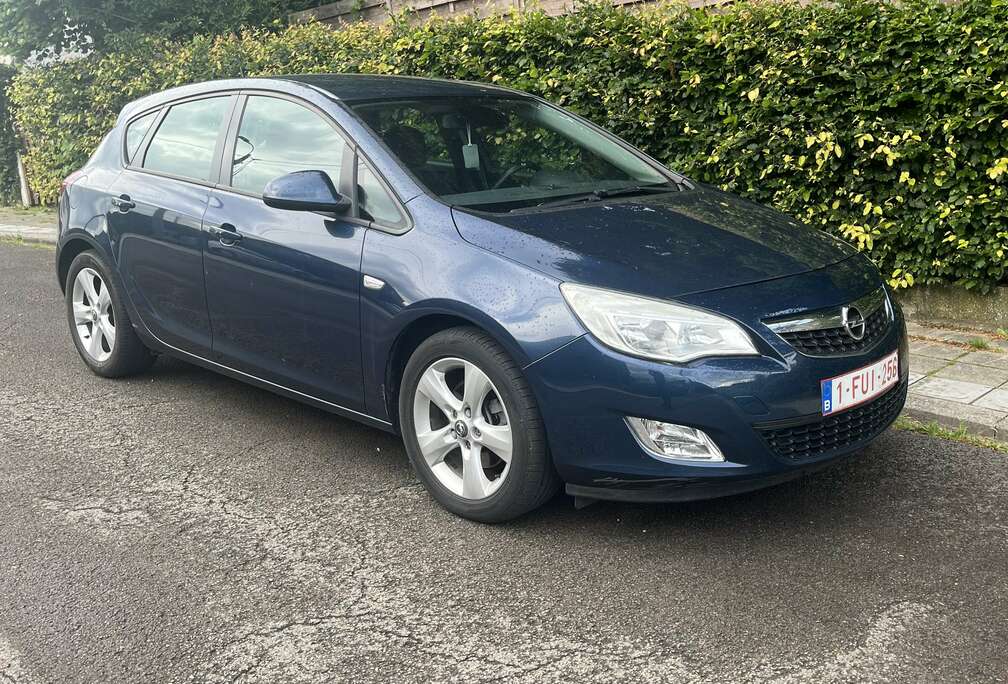 Opel 1.7 CDTi ECOTEC Cosmo DPF