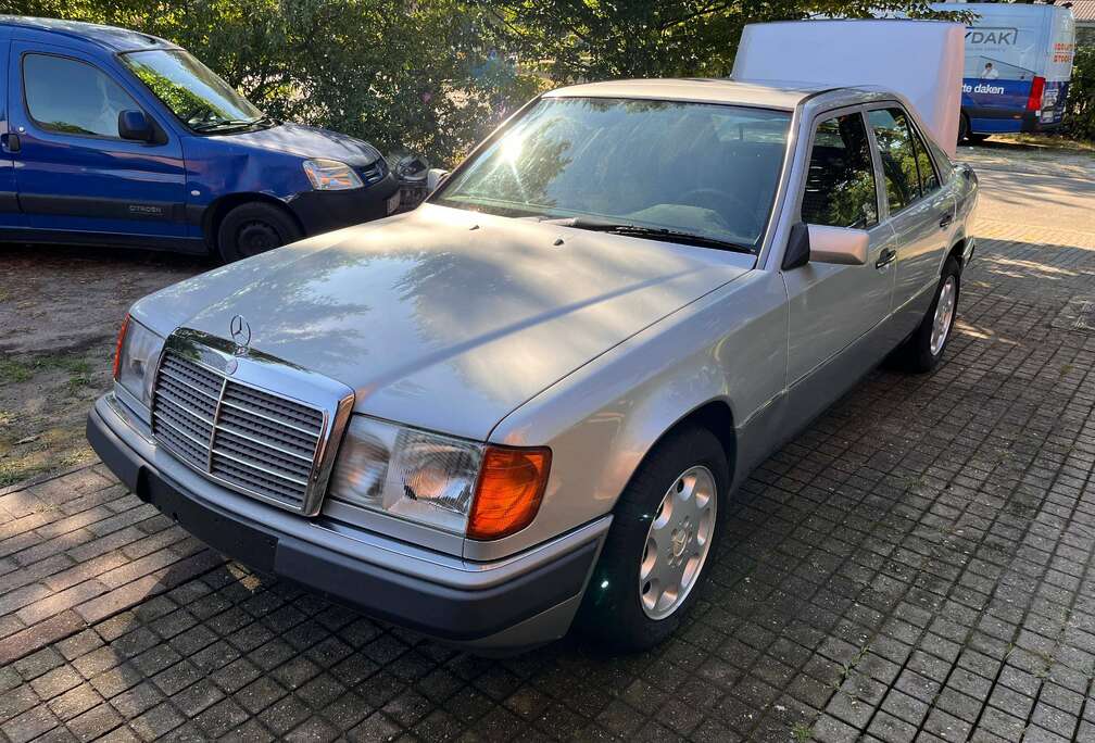 Mercedes-Benz W124