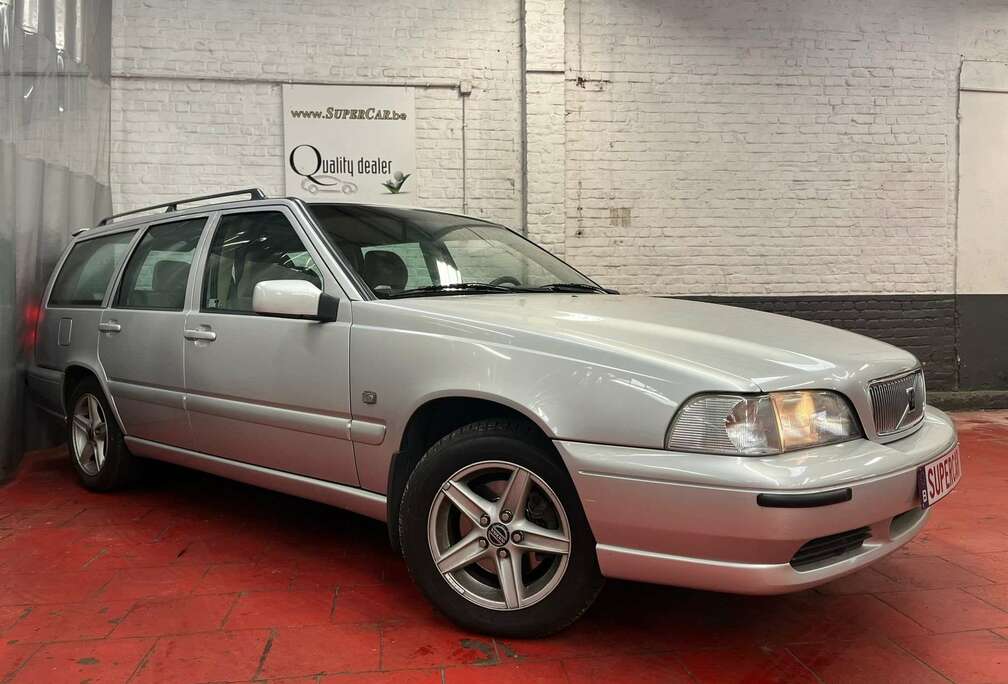 Volvo 2.5i Europa * EXCEPTIONNEL * V/E * 238 X 48 MOIS *