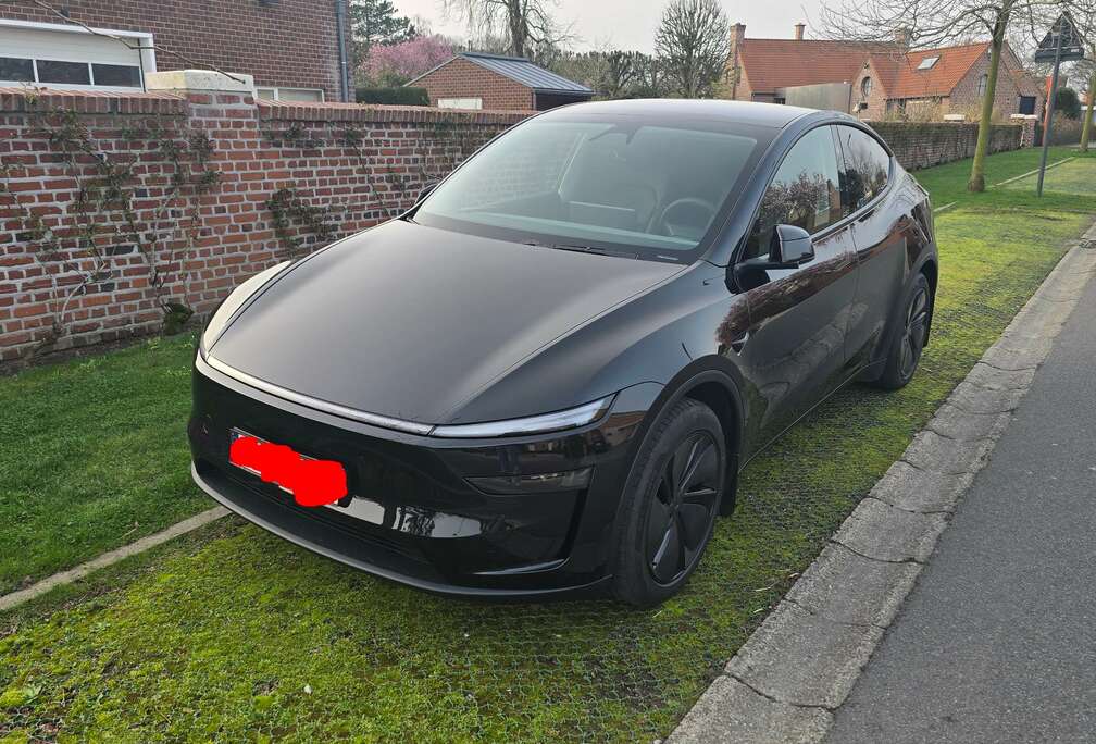 Tesla Model Y 83.1 kWh Long Range RWD