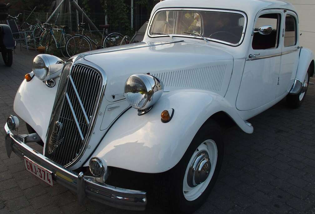 Citroen Traction Avant six 6 cyl.