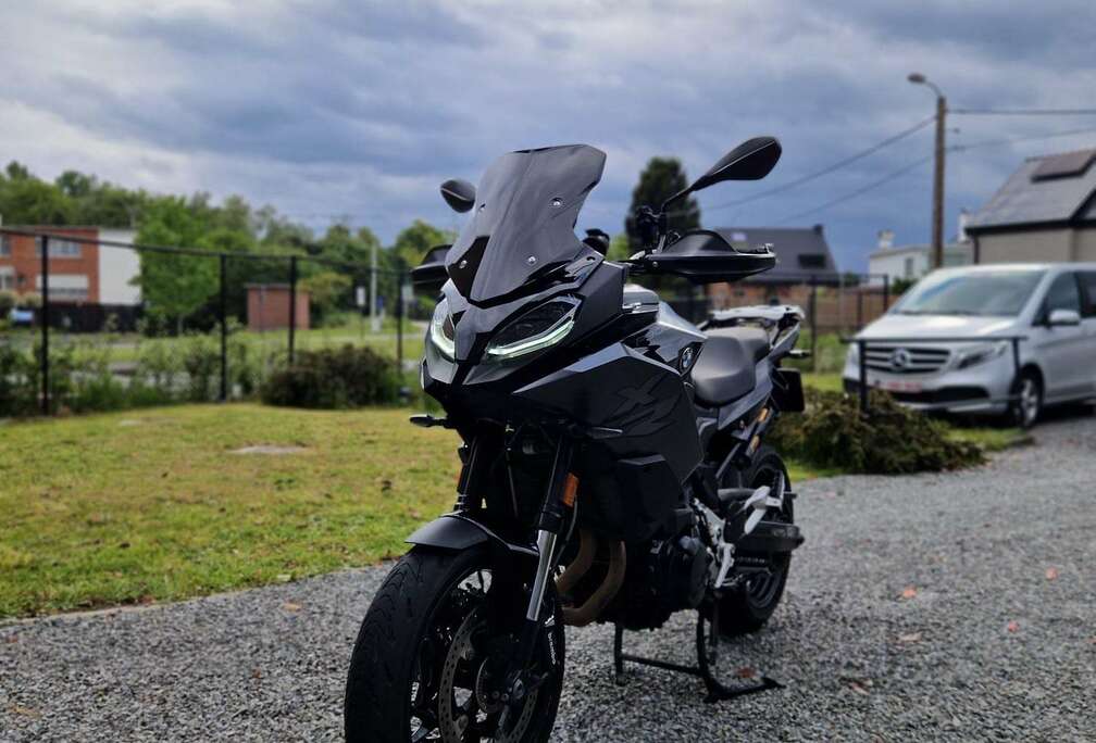 BMW BMW F900XR FULL OPTIONS + Topcase + Dominator + ….