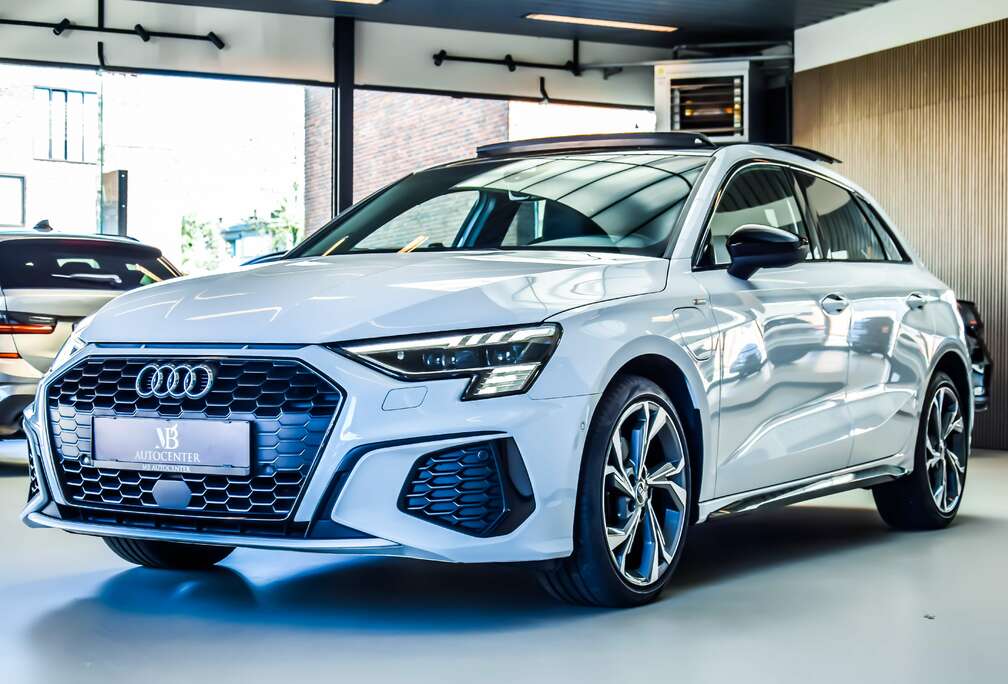 Audi Sportback 40 TFSIe S-line Night Edition 11/2022 - Full Option