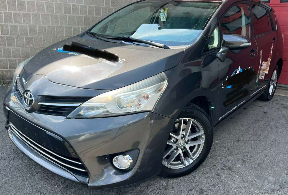 Toyota 1.6 D-4D Dynamic 7PL + EURO 6b + CAMÉRA + NAVI
