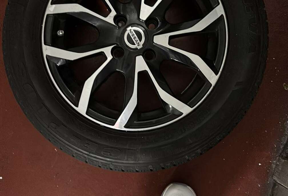 Nissan 1.2 Black Edition + Curse Control + Winter Tyres