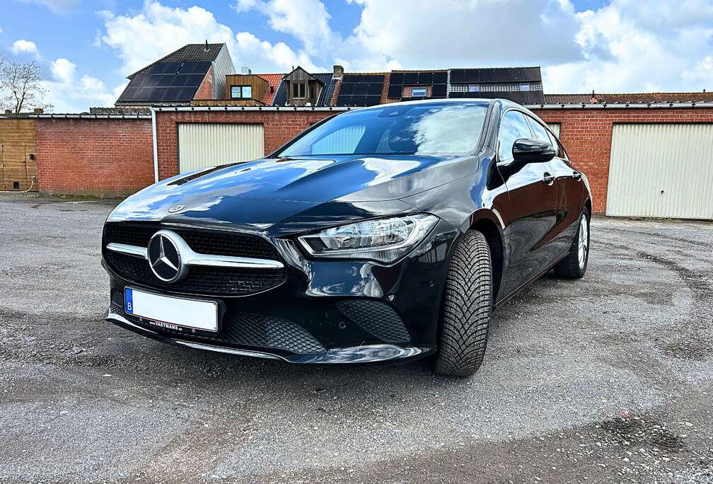 Mercedes-Benz Nachtzwart  Halflederen zetels  Zetelverwarming vooraan