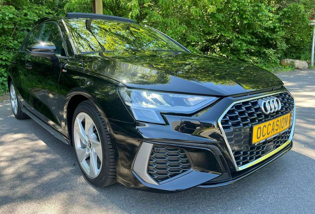 Audi Sportback 35 TFSI S-Line Hybrid/ ELEC/Essence