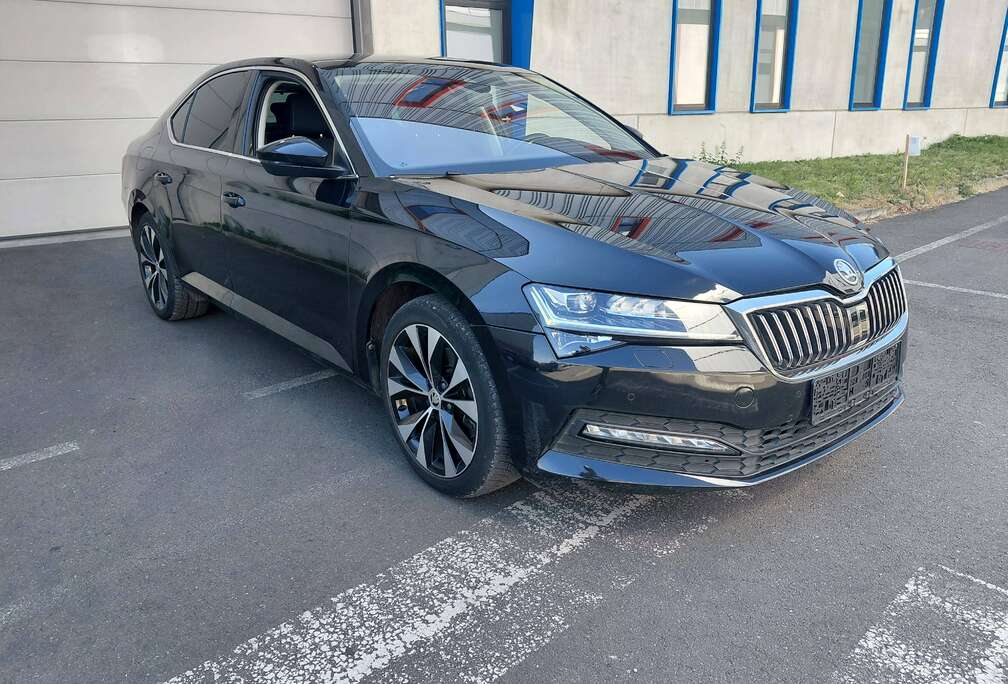 Skoda Superb 2.0 CR TDi Clever DSG