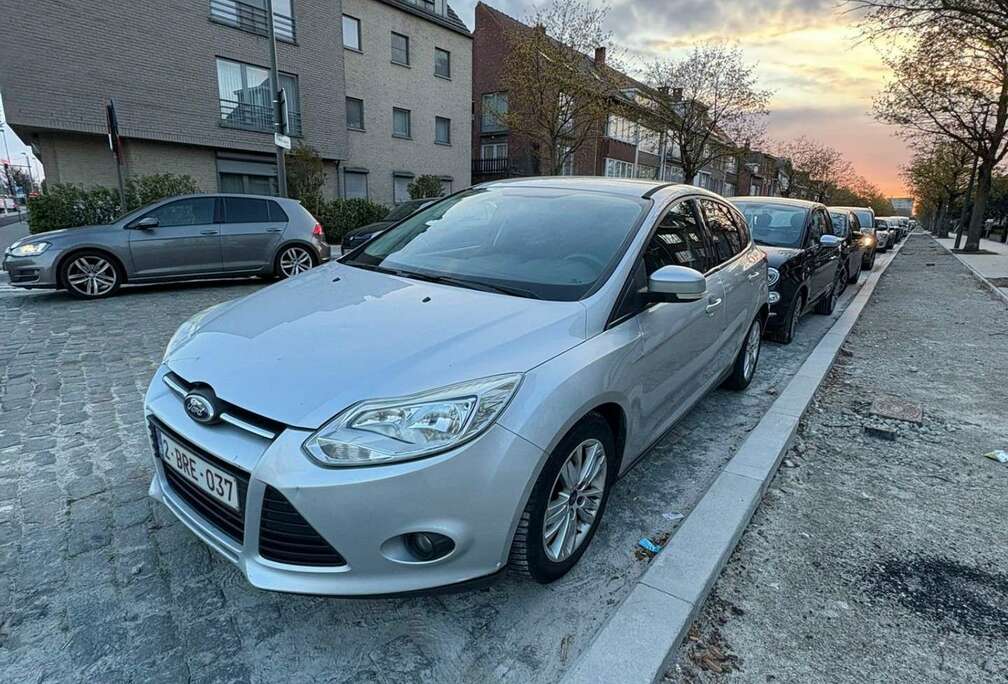 Ford 1.6i Ti-VCT Titanium