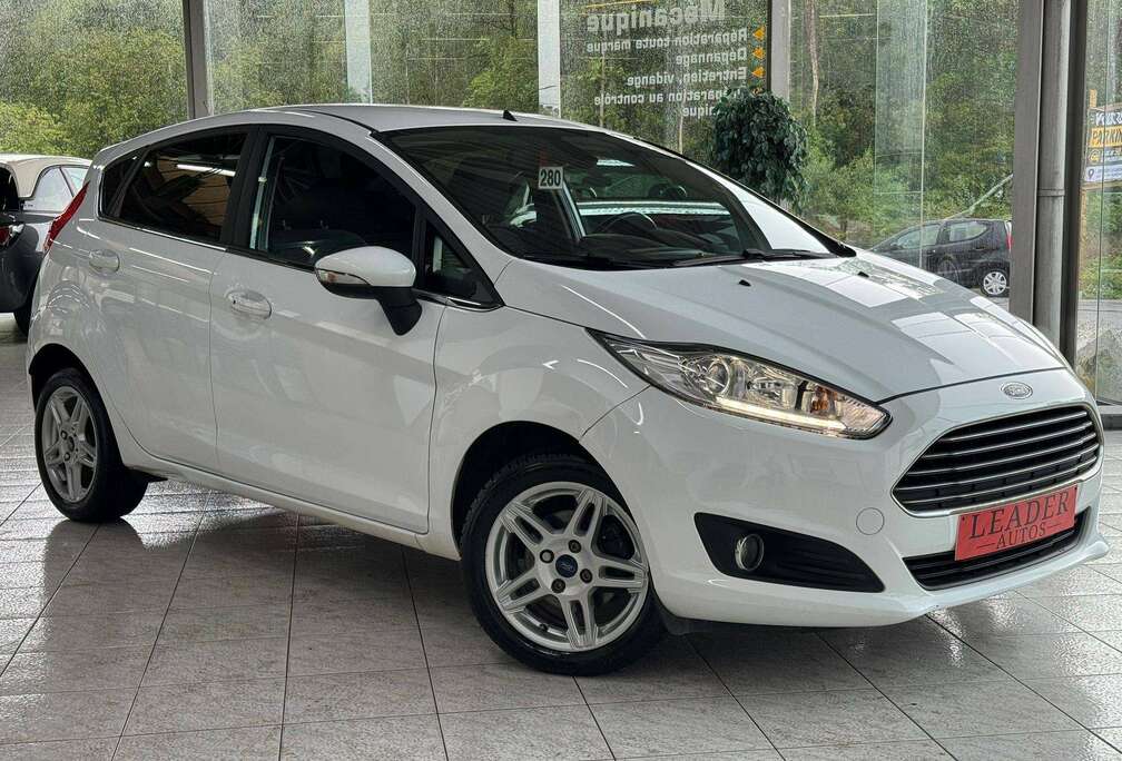 Ford  1.0 ESSENCE 100CH - AUTOMATIQUE - AIRCO - GPS - CAPTEUR