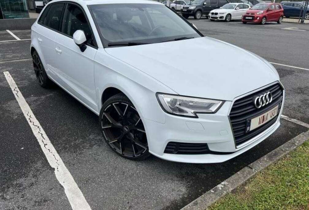 Audi 1.0 TFSI S tronic 1er Propriétaire Garantie 12 Mois