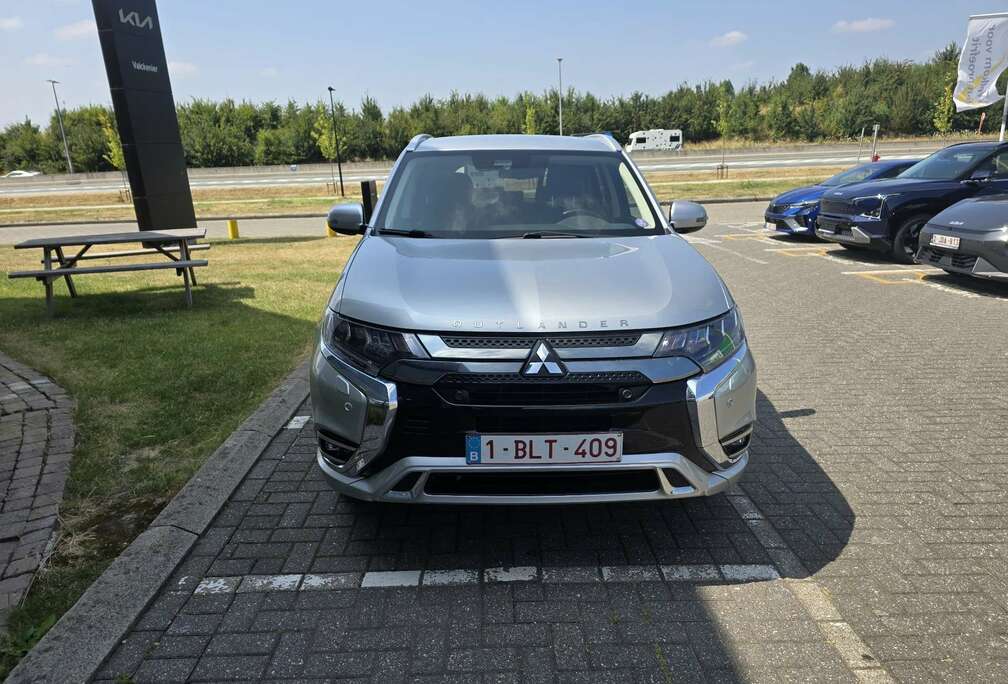 Mitsubishi PHEV 2.4i 4WD Business Edition SDA-NAV