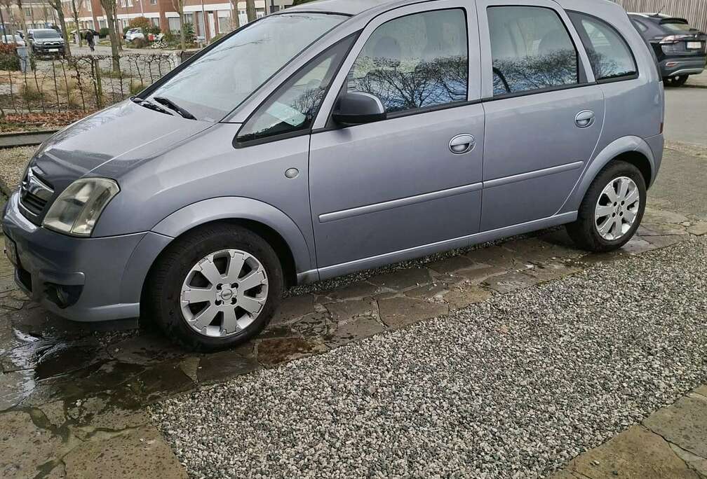 Opel 1.6 16V AUTOMAAT