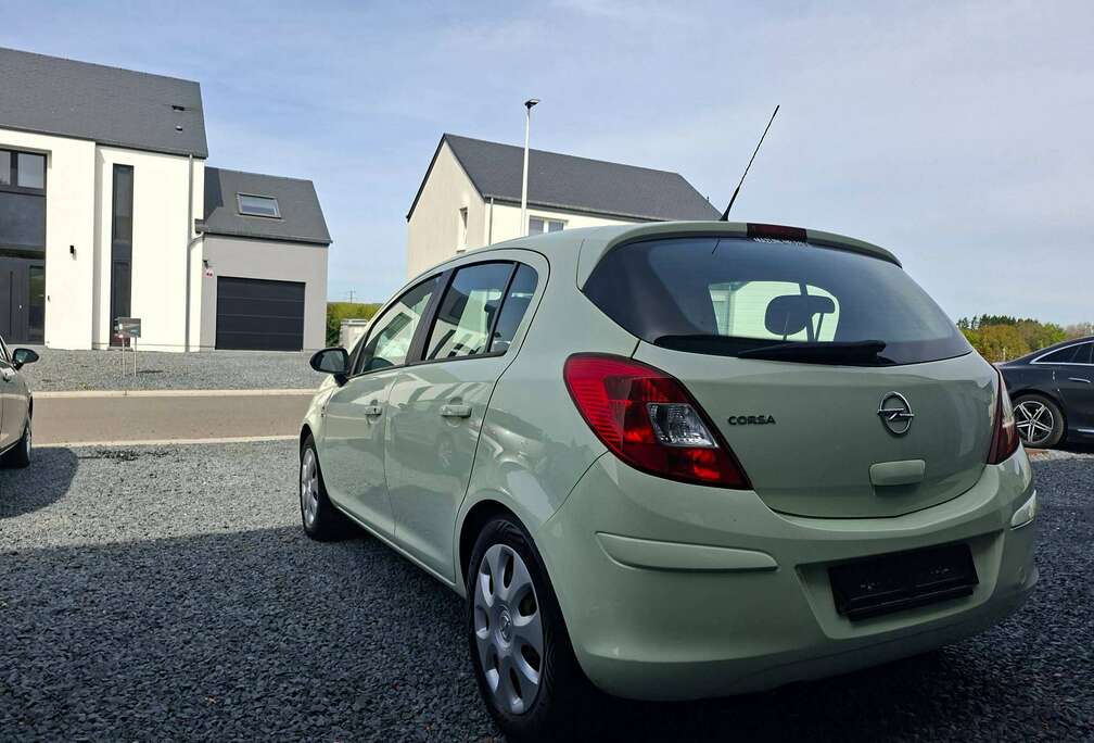 Opel Corsa 1.2i Enjoy 150 Years