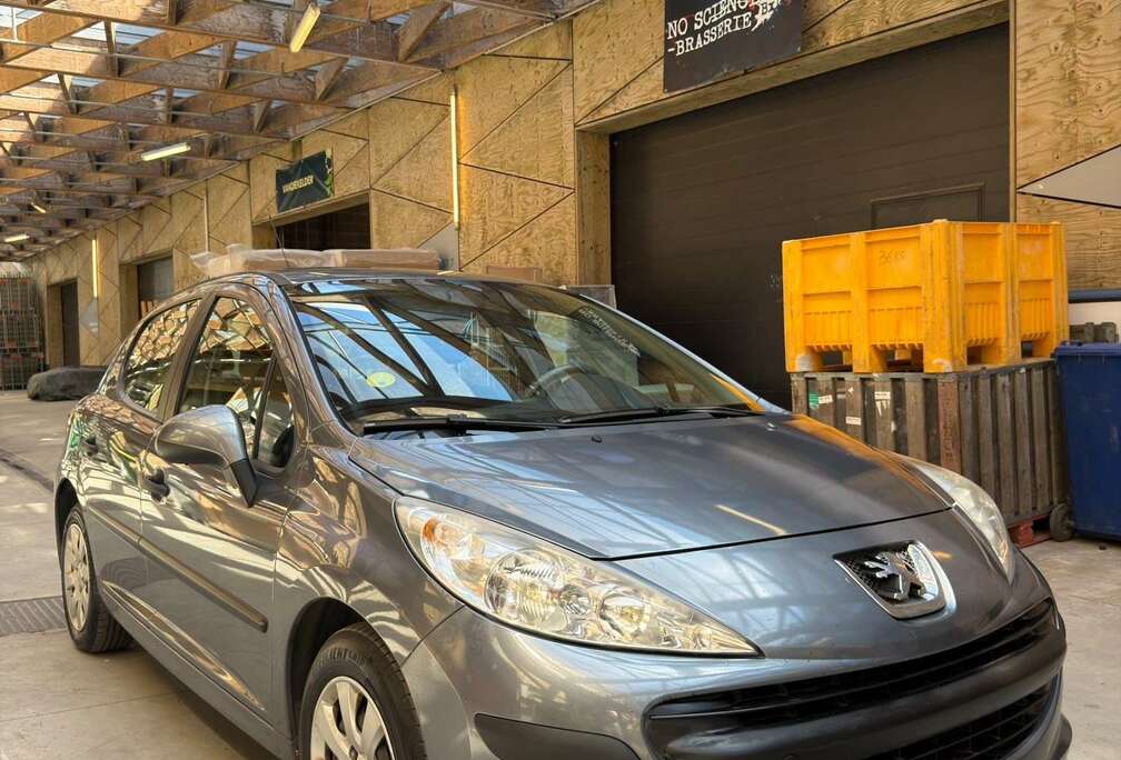 Peugeot 1.4e 75ch Premium