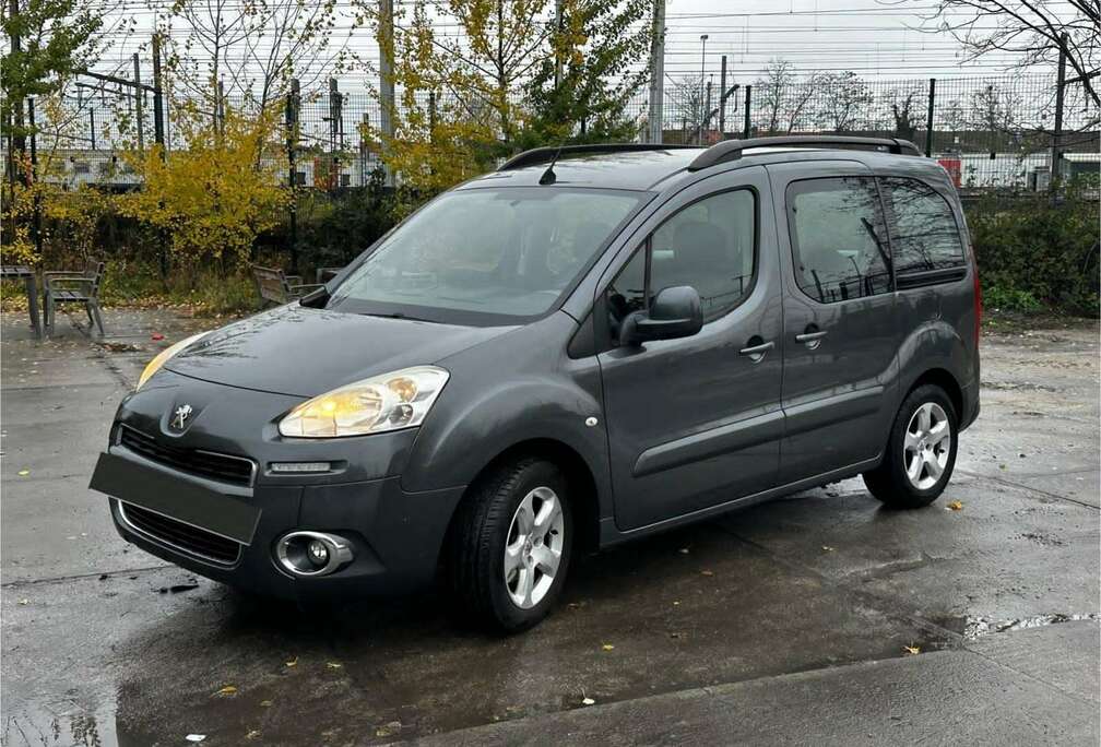 Peugeot 1.6i benzine 2014 met 138000km vele opties