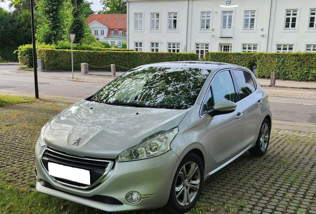 Peugeot 1.2 PureTech 82ch BVM5 Allure